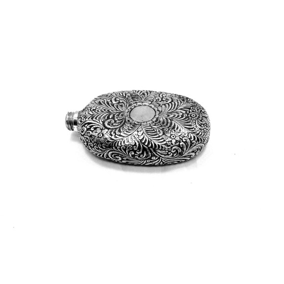 VINTAGE SILVER DRINK FLASK WITH SILVER SHOT CUP - Picture 8 of 8